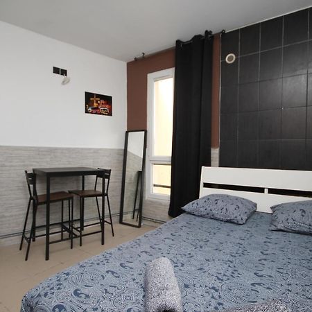 04 - Chambre Avec Lit Double Proche Paris Et Transports Wifi Saint-Denis  Exterior foto