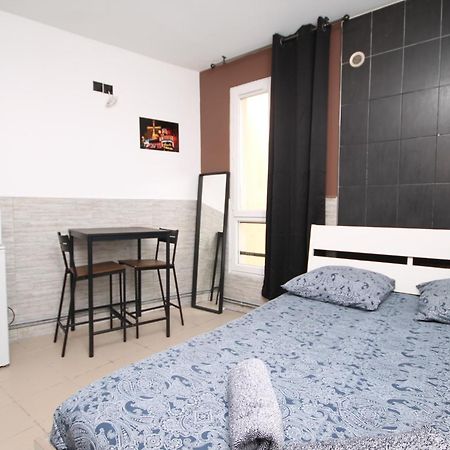 04 - Chambre Avec Lit Double Proche Paris Et Transports Wifi Saint-Denis  Exterior foto